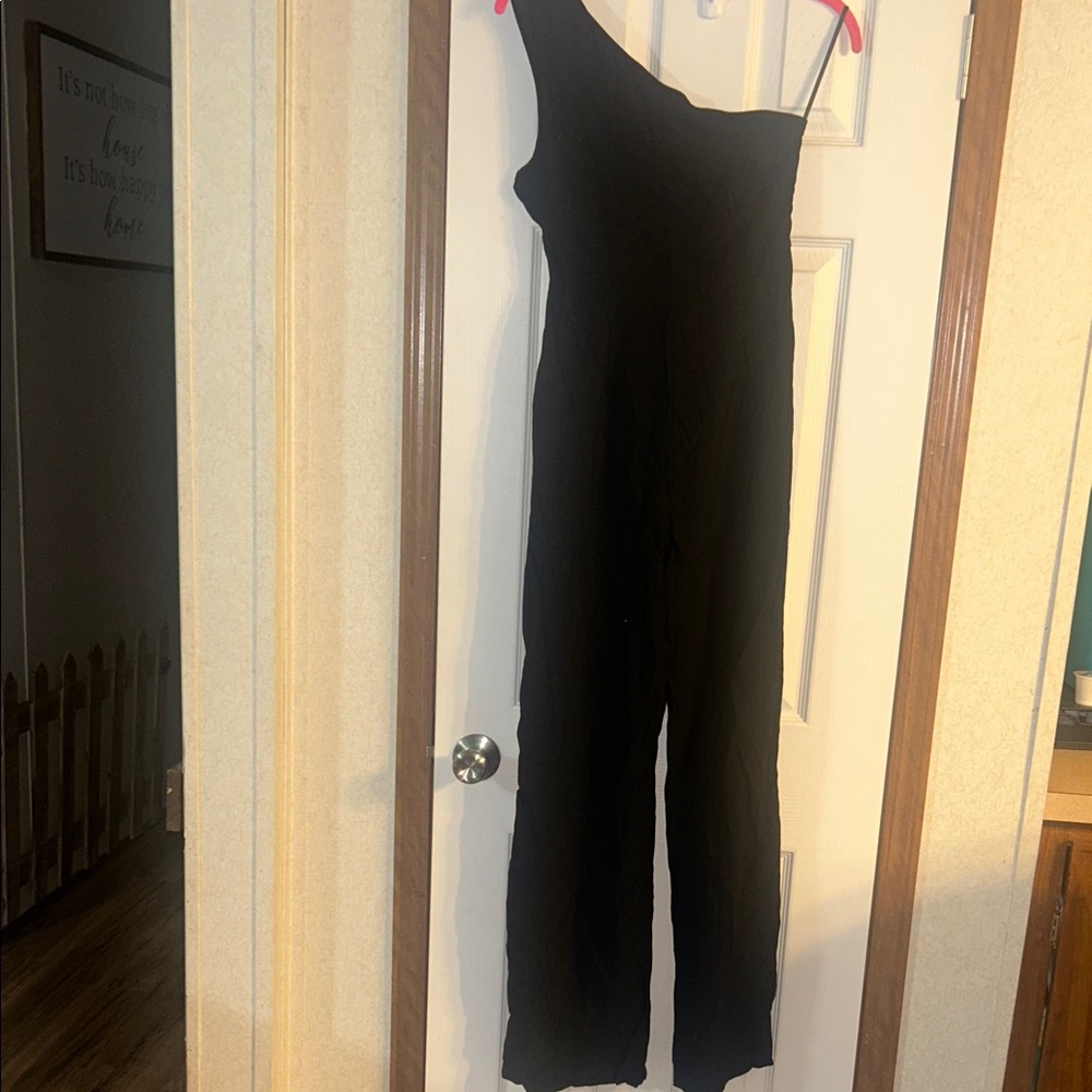 SHEIN Black One-Shoulder Jumpsuit Elegant Design